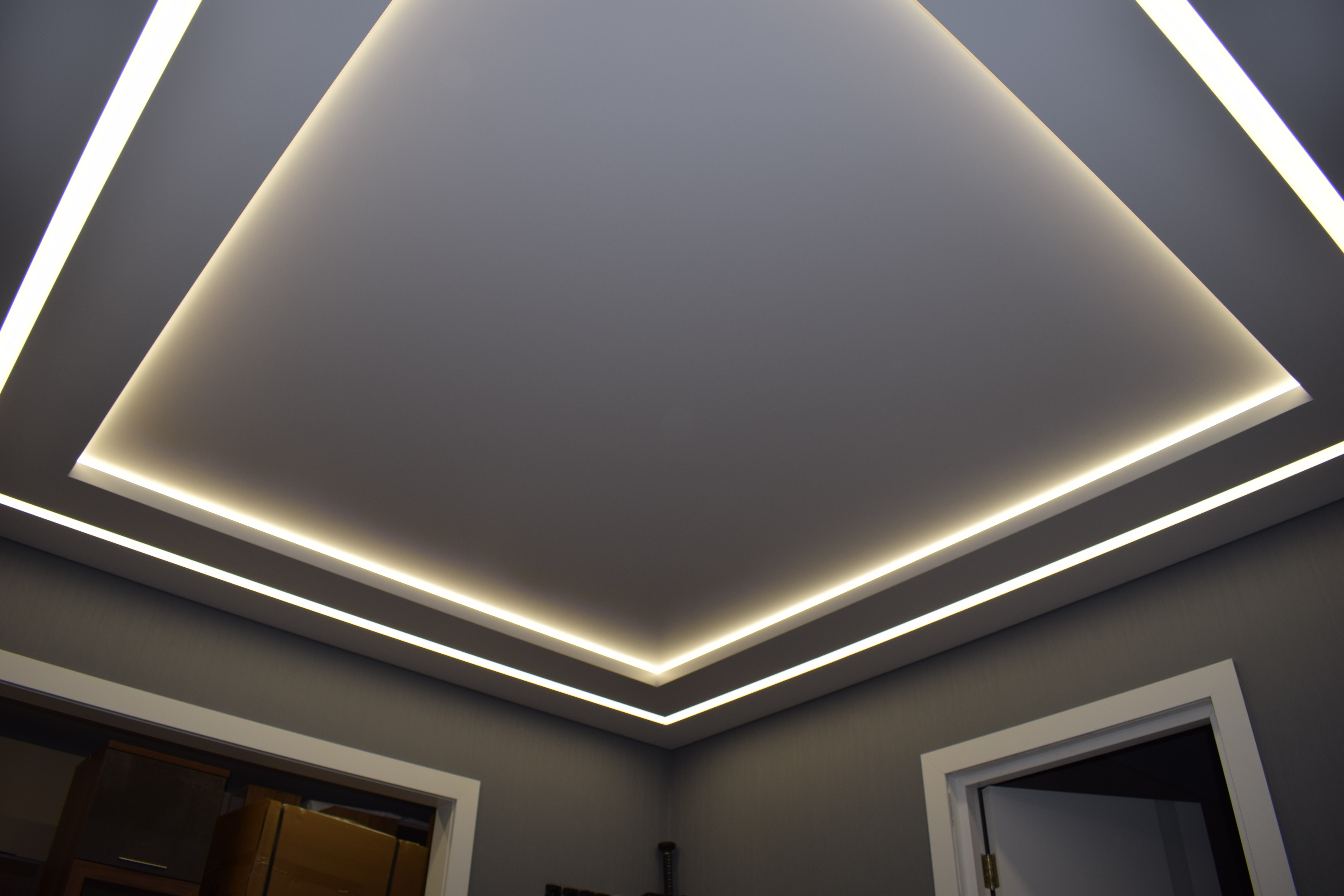 Купить потолки с подсветкой